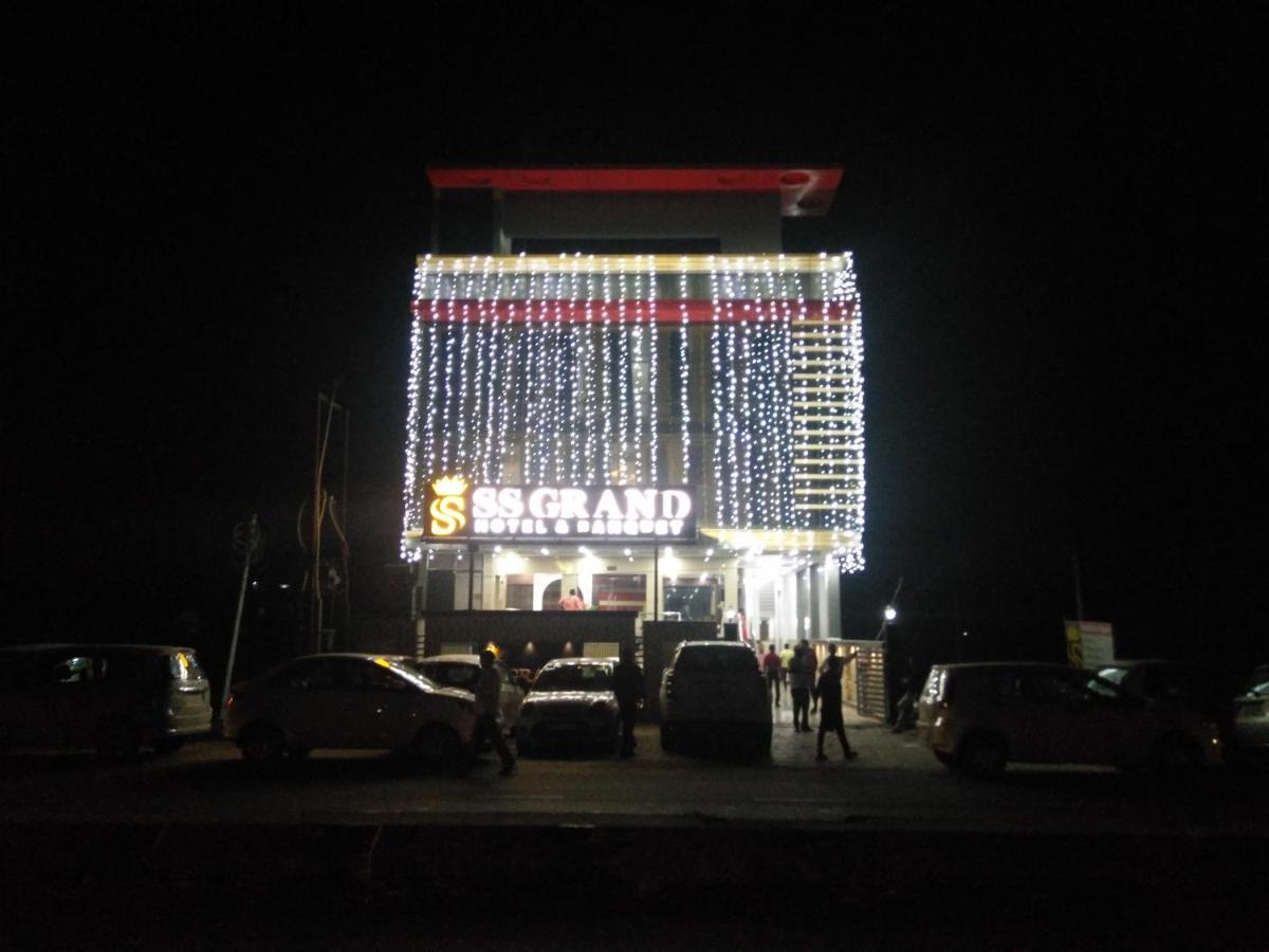 Hotel Ss Grand Lucknow Exterior foto
